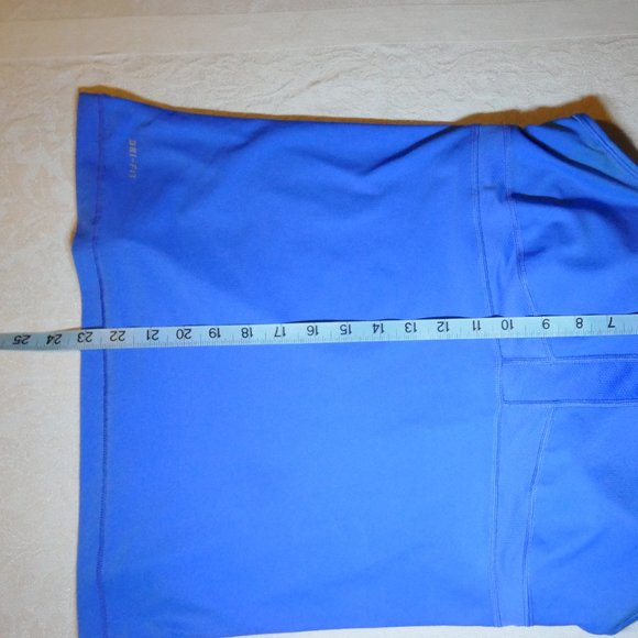 Blue Workout Top. Nike. Shelf Bra. Sz L ***3/$18 bundle. - Picture 3 of 5